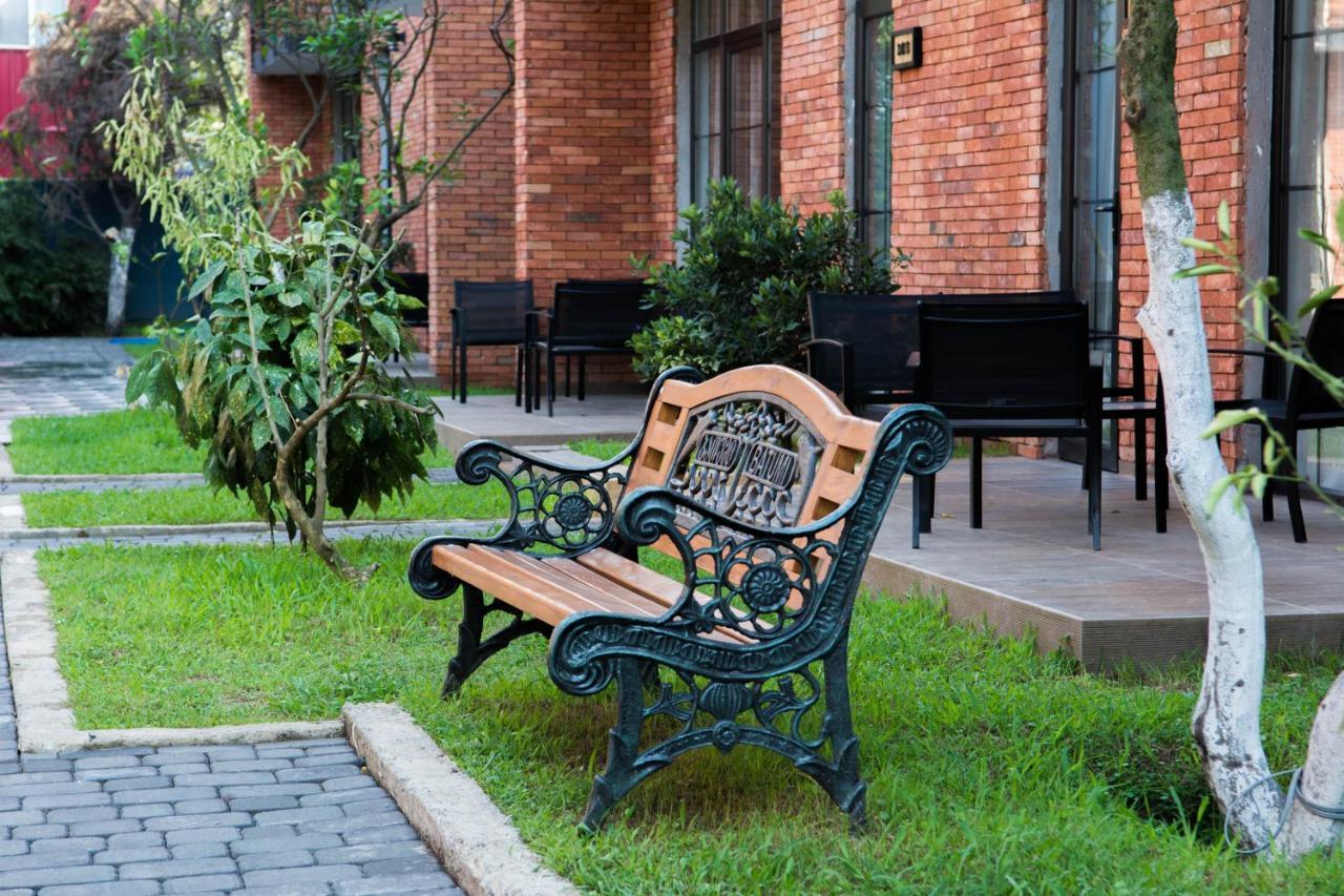 Citron Cottages Батуми Екстериор снимка
