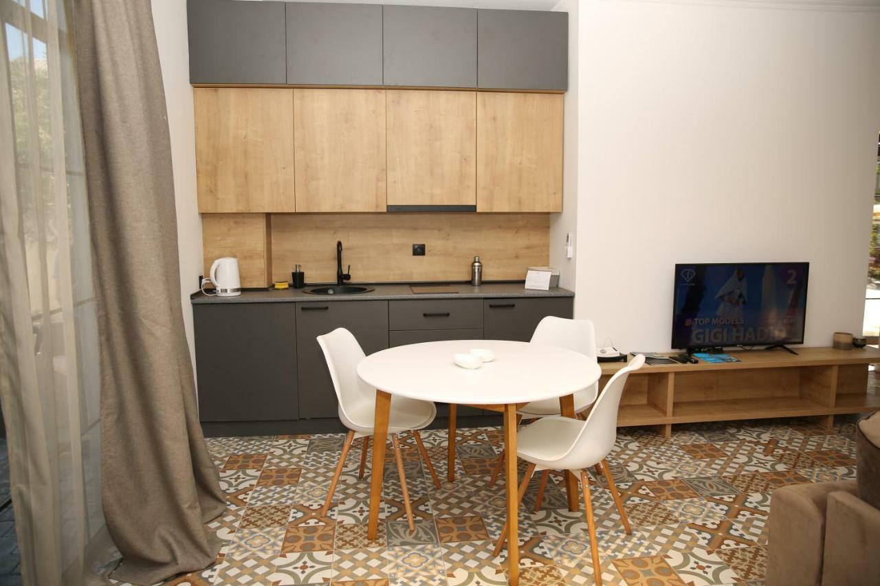 Citron Cottages Батуми Екстериор снимка