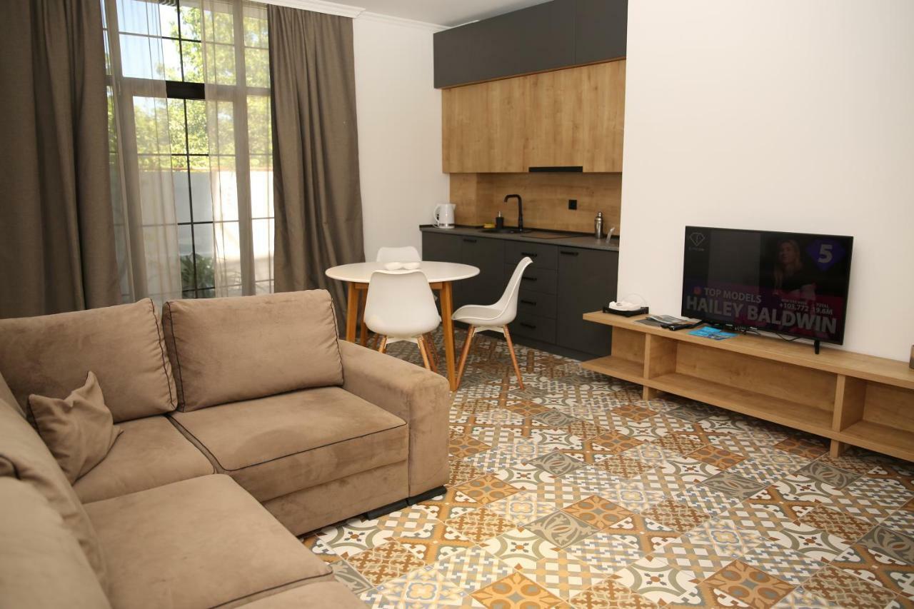 Citron Cottages Батуми Екстериор снимка